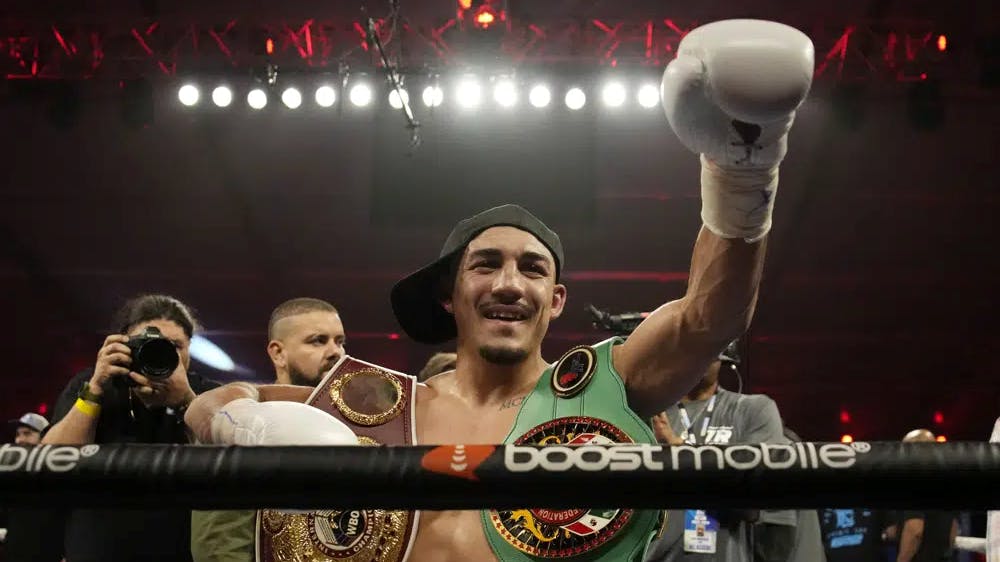 New WBO 140-pound champ Teofimo Lopez talks retirement, return to ‘first wife’ in wild rant  